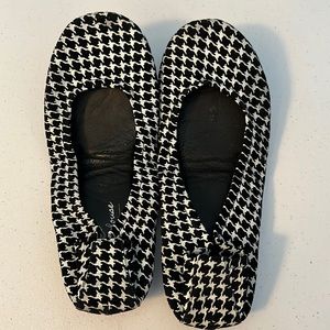 Storehouse flats size 7